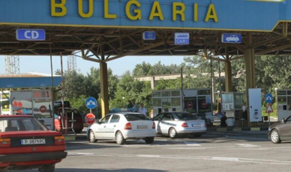Vameşii bulgari au confiscat peste 200 de kilograme de cârnaţi de la românii plecaţi în vacanţă în Bulgaria şi Grecia