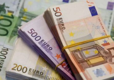 Războiul și inflația aduc Europei pierderi de 70 de miliarde de euro în consum