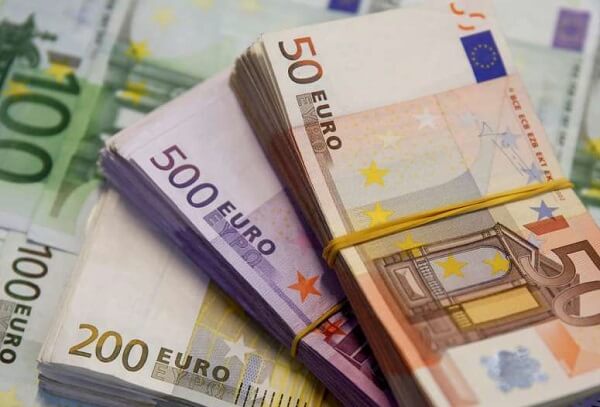 Grup infracţional destructurat | A deturnat sute de mii de euro din fondurile UE pentru agricultură